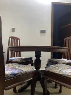 Wood Dining Table with 4 chairs (Excellent Condition)