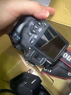 DSLR 1300D