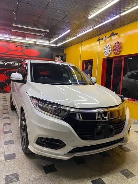 Honda Vezel 4.5 grade Z Sensing 2019 urgent sale 9