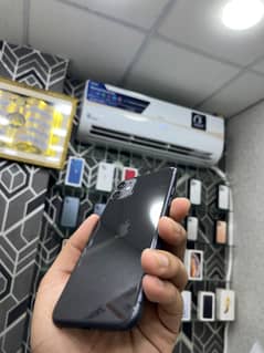 IPHONE 11 (64GB)