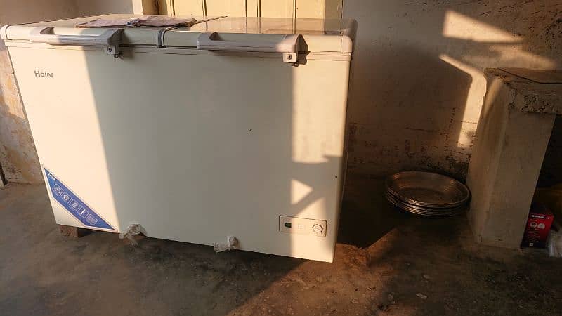 HAIER DOUBLE DOOR FREEZER LIKE NEW 0