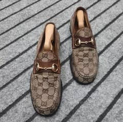 Gucci Ferragamo Armani Prada Versace Louis  vuitton Bally  Rberto cvli