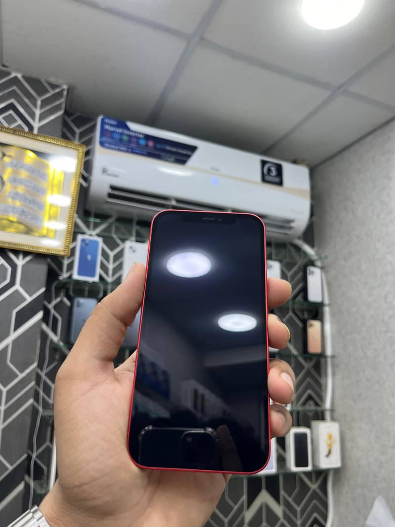 IPHONE 12 (64GB) 3