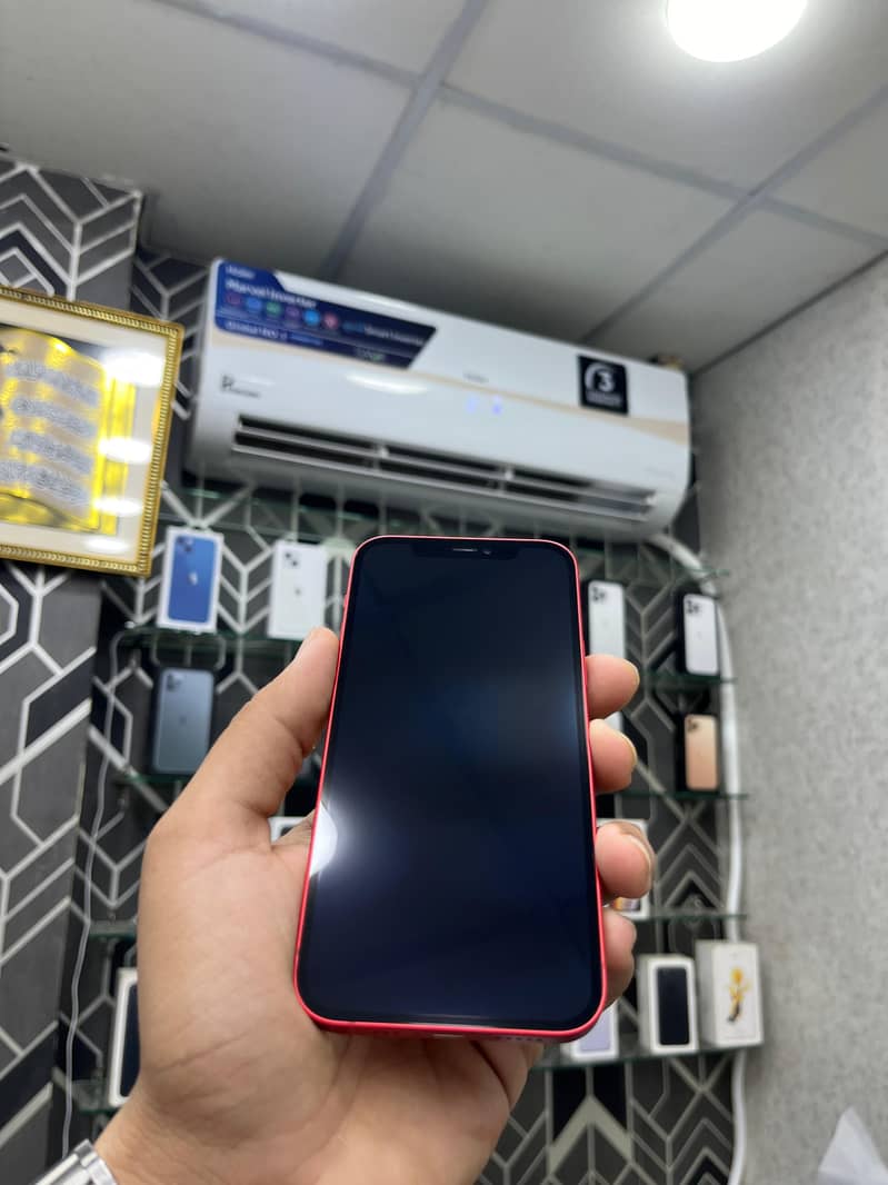 IPHONE 12 (64GB) 4