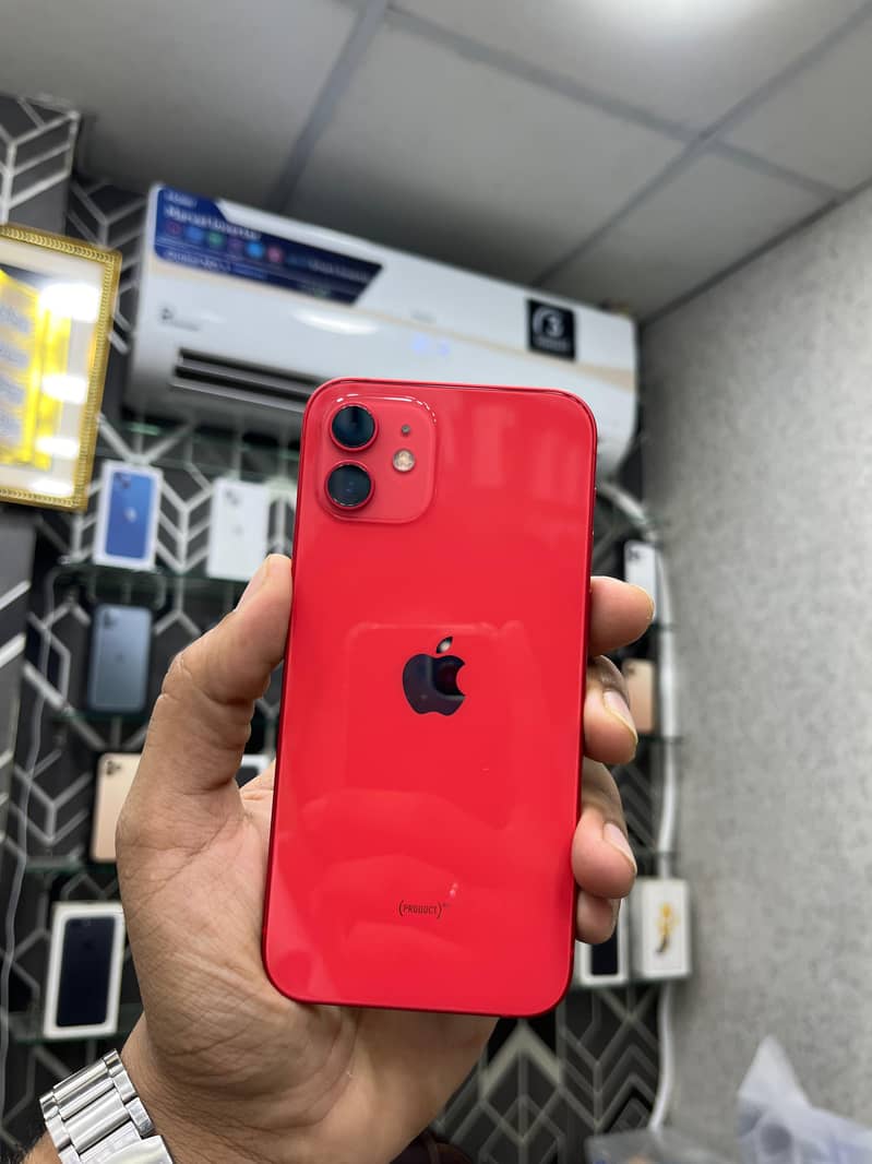 IPHONE 12 (64GB) 11