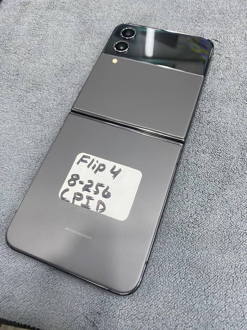 samsung flip 4 8/256 GB black colour 5