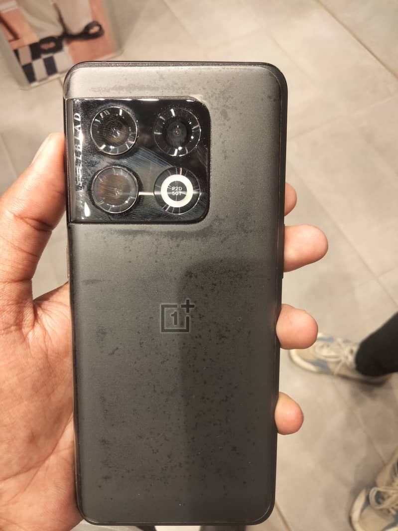 one plus 10 pro PTA proved  10/9 condition with charger 4