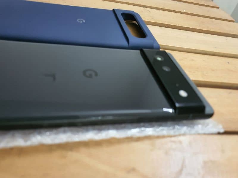 google pixel 6 8/128gb 9/10 condition 4 months sim time non active 2