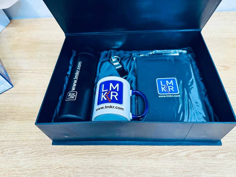 Giveaway box gifts box diary mug pen office logo company executive 6