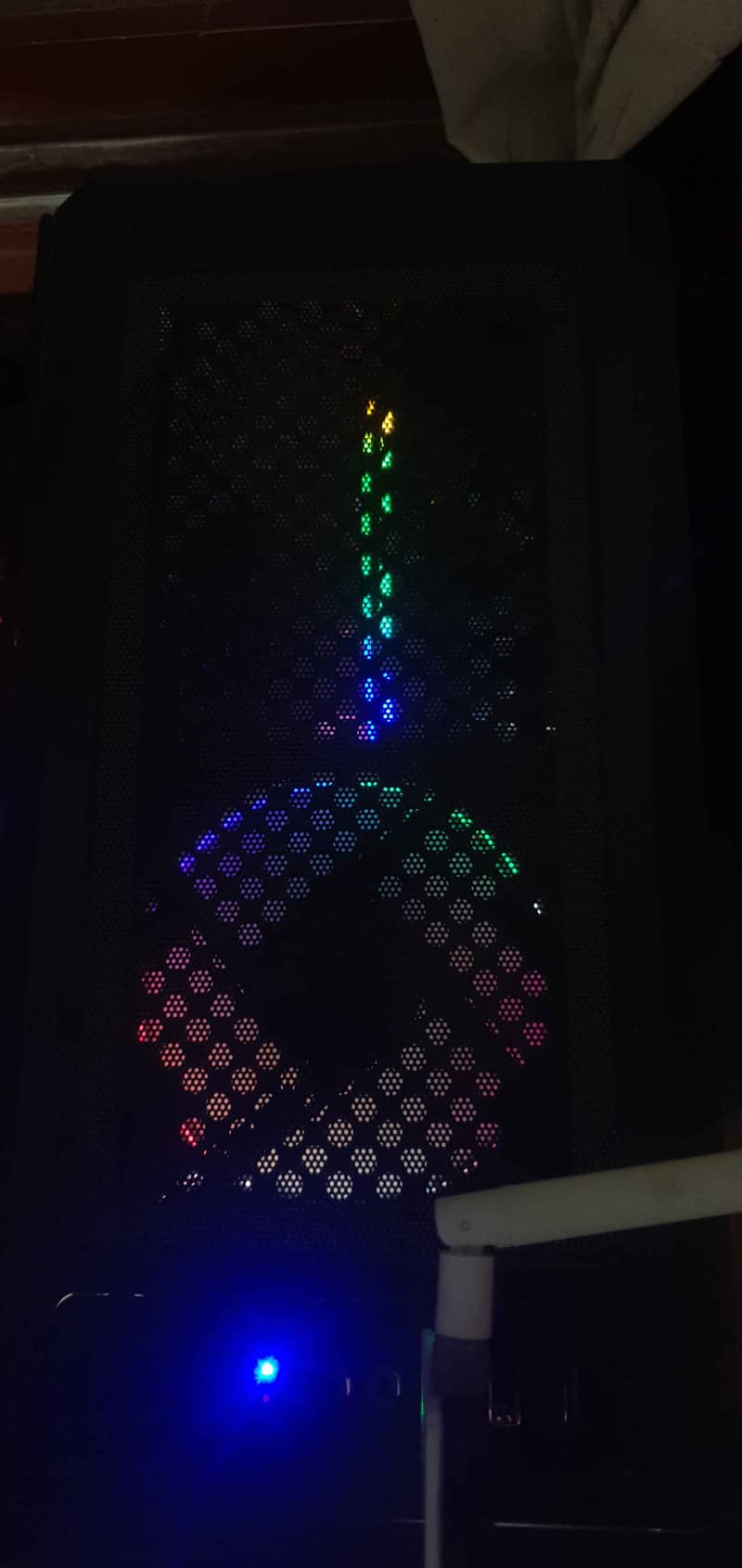 [MID-RANGE] CUSTOM RGB GAMING PC/COMPUTER FOR GAMING (OC SUPPORTED) 4