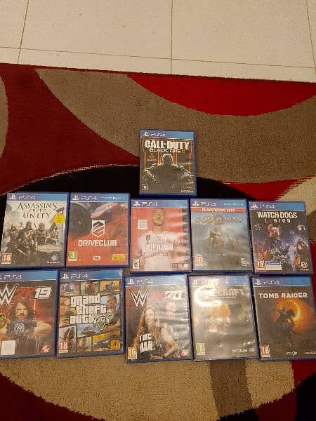 PS4 in great condition with box and 11 games 4