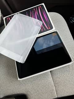 I pad pro m2 4th generation 11 inch 128gb