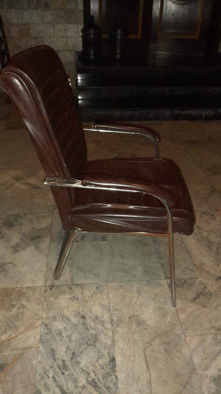 100 Computer Chairs - Slightly used 2