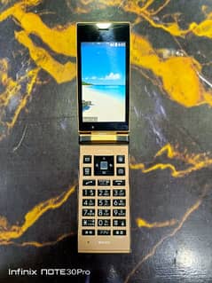 Digno Japanese flip phone 4G 0