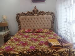 king bet set for sale only 4 months use with king spring matras