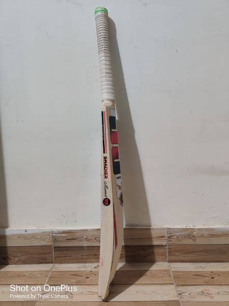 English Willow Cricket Bat With 20+ Grains , Full Cane Handle 3