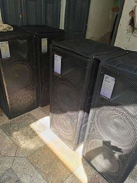 JBL m25 pro SP4 speakers 2 pairs, peavey sp2 speakers 2pairs 11