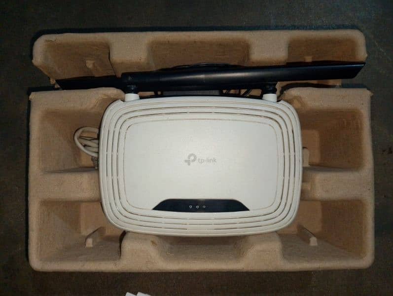 TP-Link Black Dual Antenna Wifi Router Completer With Powe Bank 5