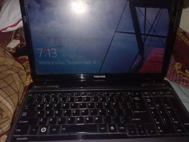 Toshib laptop core i7 2