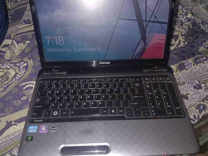 Toshib laptop core i7 3