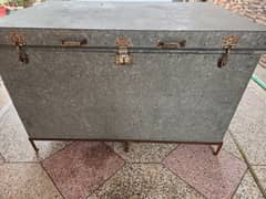 Premium Quality Trunk/Paiti/پیٹی (5 foot by 3 foot) with Stand