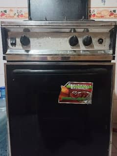 3 burner stove top with Oven