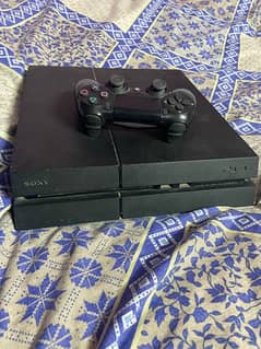 ps4 in good condition with 2 controllers GTA5 instal