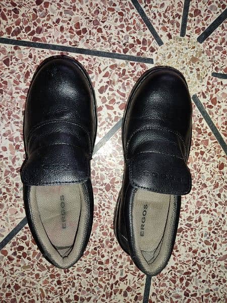 UK brand shoes in very good condition uk size 40 or pakistani size 7 4