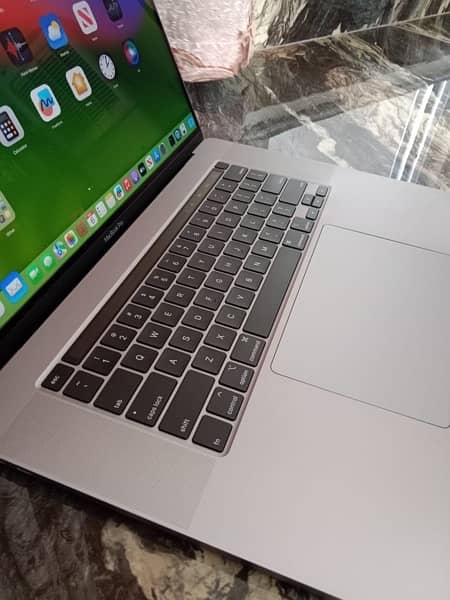 Macbook pro 2019 intel_Core i7 16"inch 4