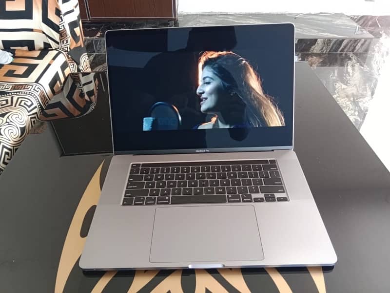 Macbook pro 2019 intel_Core i7 16"inch 5