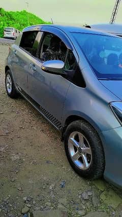 Toyota Vitz 2015