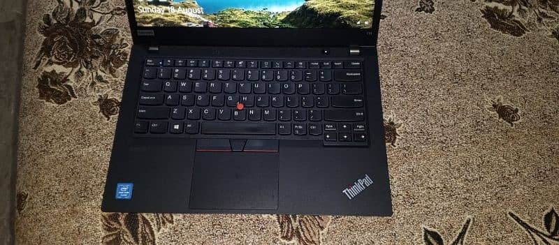 Lenovo Thinkpad i5 10th generation touch screen 8gb ram/256 gb m2 ssd 3