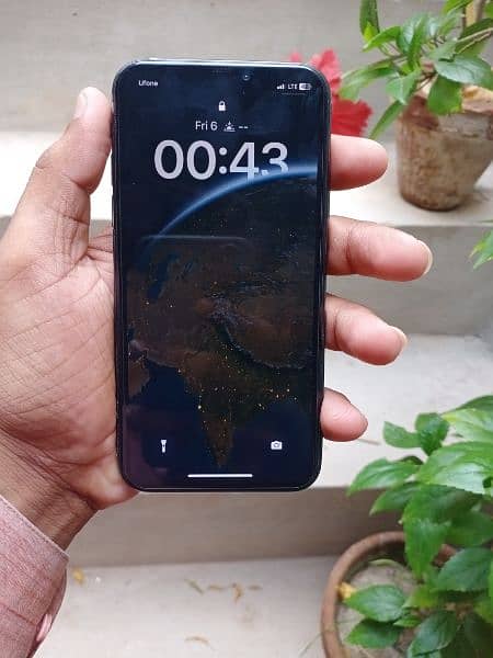 iphone x 10/10; condition PTA Approved with box+charge 2