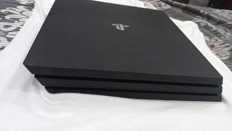 Play Station 4 Pro 2tb 6