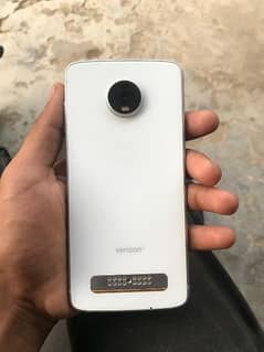 Moto z4 4/128gb