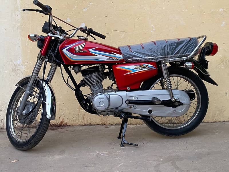 HONDA CG 125 2016 MODEL RED COLOUR GENUINE 4