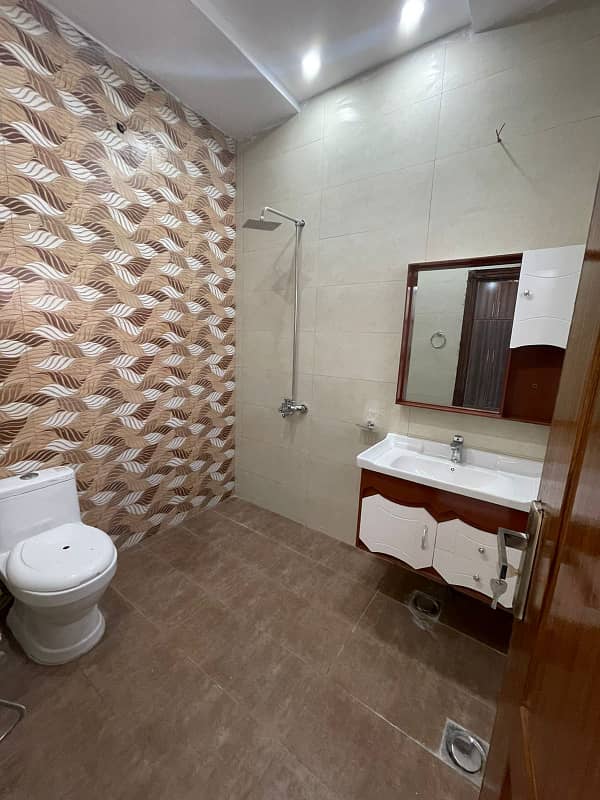 Neat & Clean 10 Marla Full House Available For Rent Sector C, Bahria Town Lahore 6