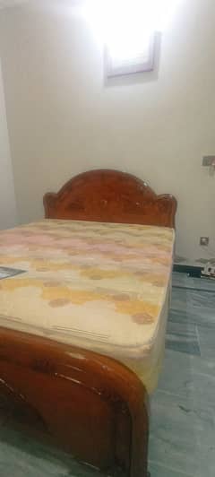 Wooden Bed ache quality he. Urgent sale 0