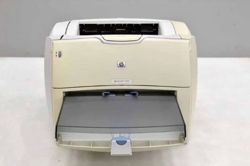 HP LASERJET 1300 printer 0