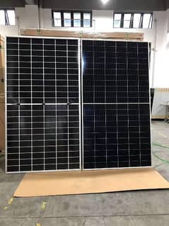 Difrent Watt Me solar Plates available hn kechary raod Pakpattan