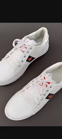 sports shoes for men white