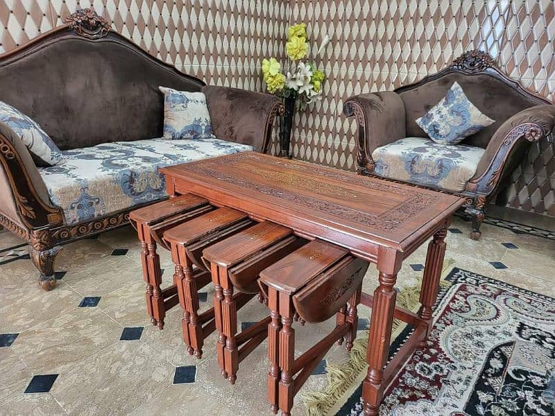 Cooper Unique table including 4 small folding tables. 5