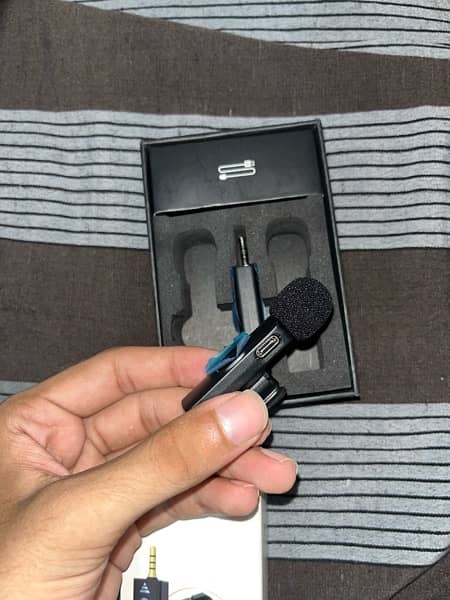 K35 Wireless Microphone 1