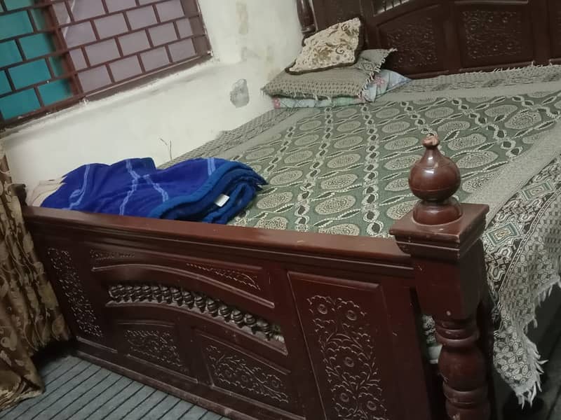 Queen size bed with mattress and darsing table good condition 1