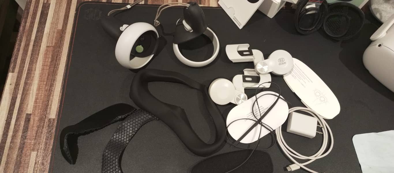 Oculus Quest 2 meta 256 Gb with 10 accessories 4