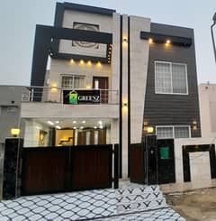 VERY BEAUTIFUL DESIGNER HOUSE HOT LOCATION 0