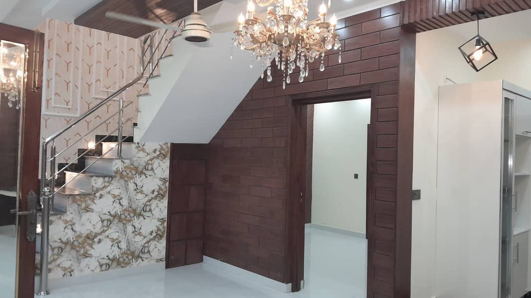 VERY BEAUTIFUL DESIGNER HOUSE HOT LOCATION 5