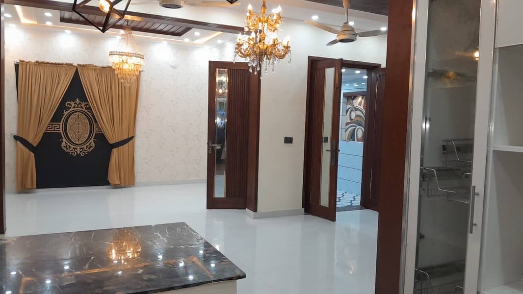 VERY BEAUTIFUL DESIGNER HOUSE HOT LOCATION 7