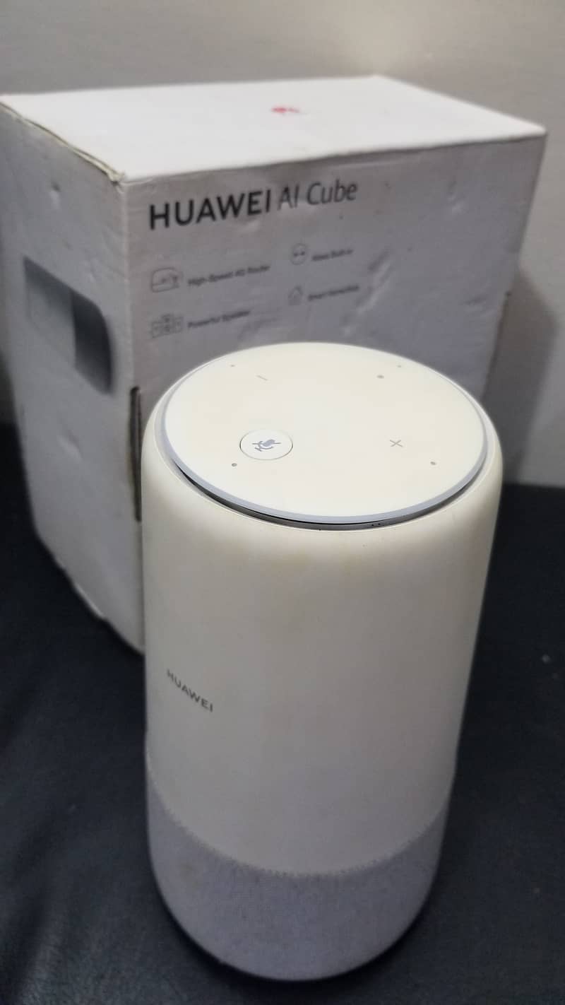 Huawei B900-230 AI Cube AI Speaker With 4G Router and Alexa Built in 1