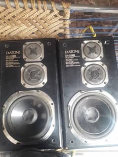 speakers. 0